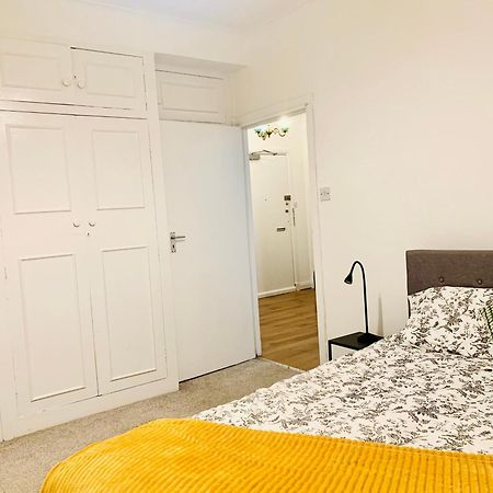 Cosy 2 Bedroom Apartment In Swiss Cottage. London Ngoại thất bức ảnh