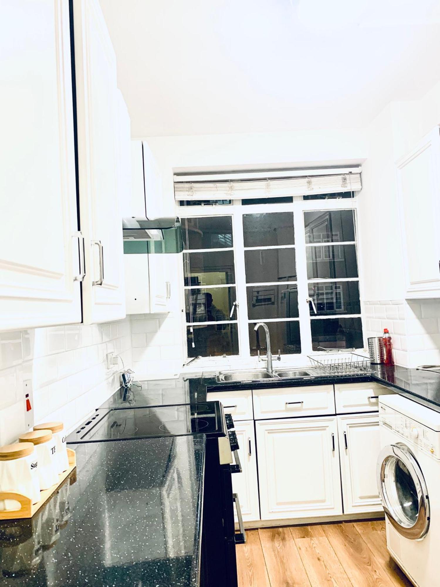 Cosy 2 Bedroom Apartment In Swiss Cottage. London Ngoại thất bức ảnh