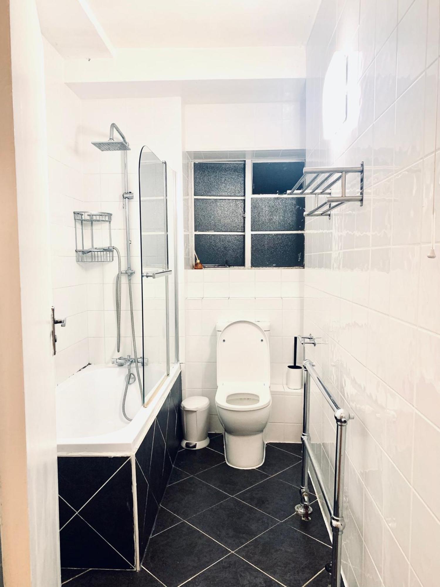 Cosy 2 Bedroom Apartment In Swiss Cottage. London Ngoại thất bức ảnh