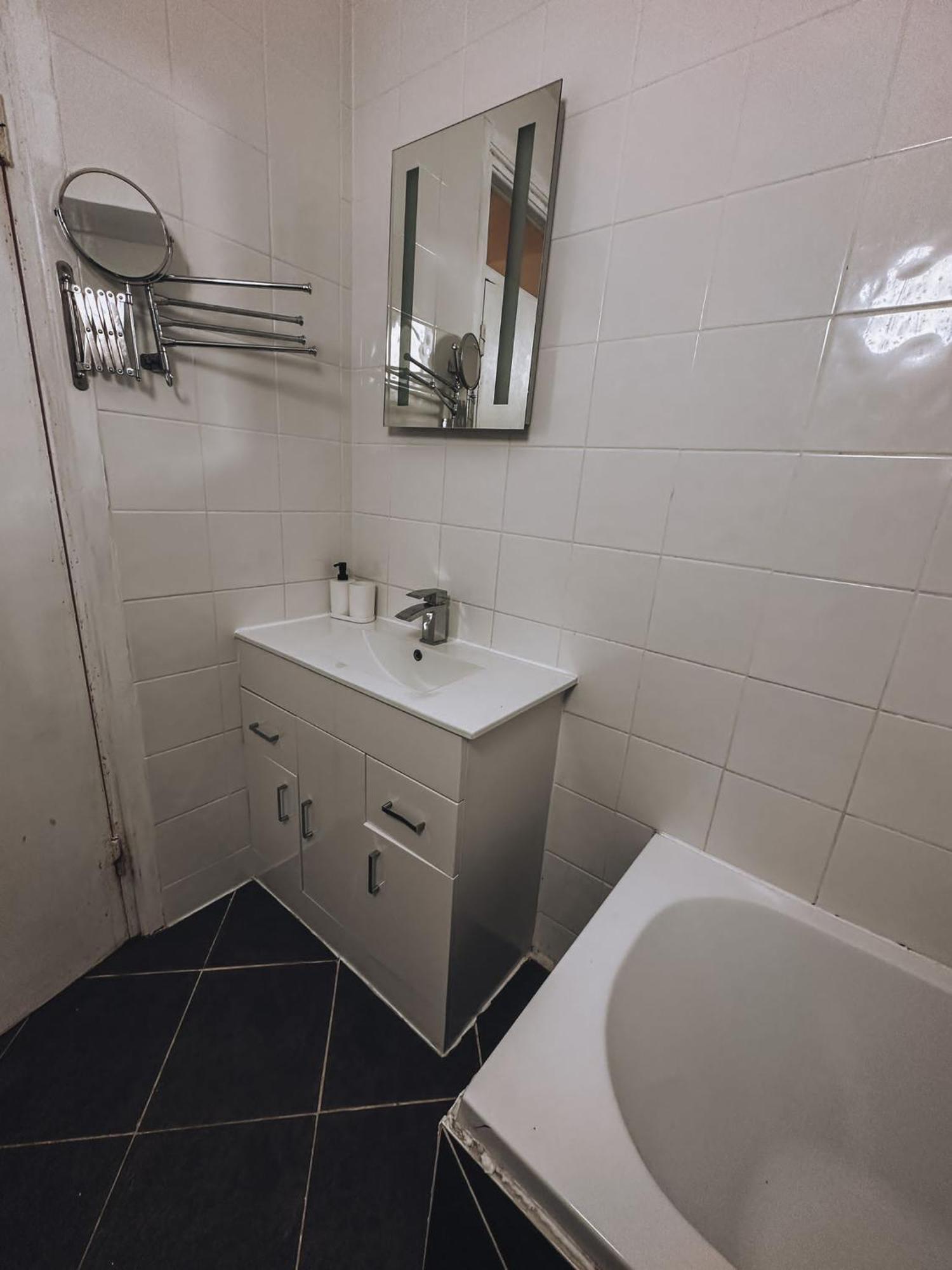 Cosy 2 Bedroom Apartment In Swiss Cottage. London Ngoại thất bức ảnh
