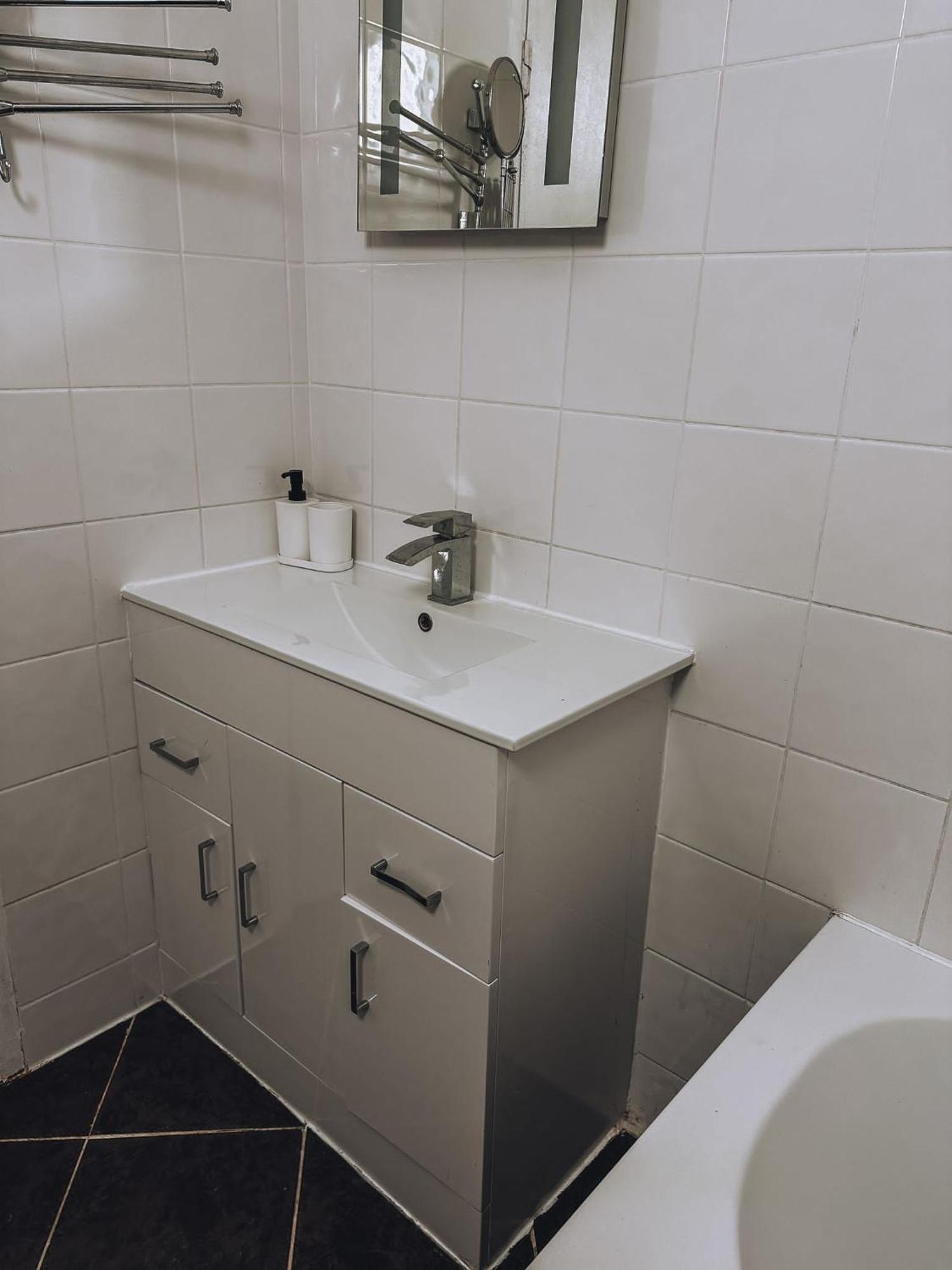 Cosy 2 Bedroom Apartment In Swiss Cottage. London Ngoại thất bức ảnh
